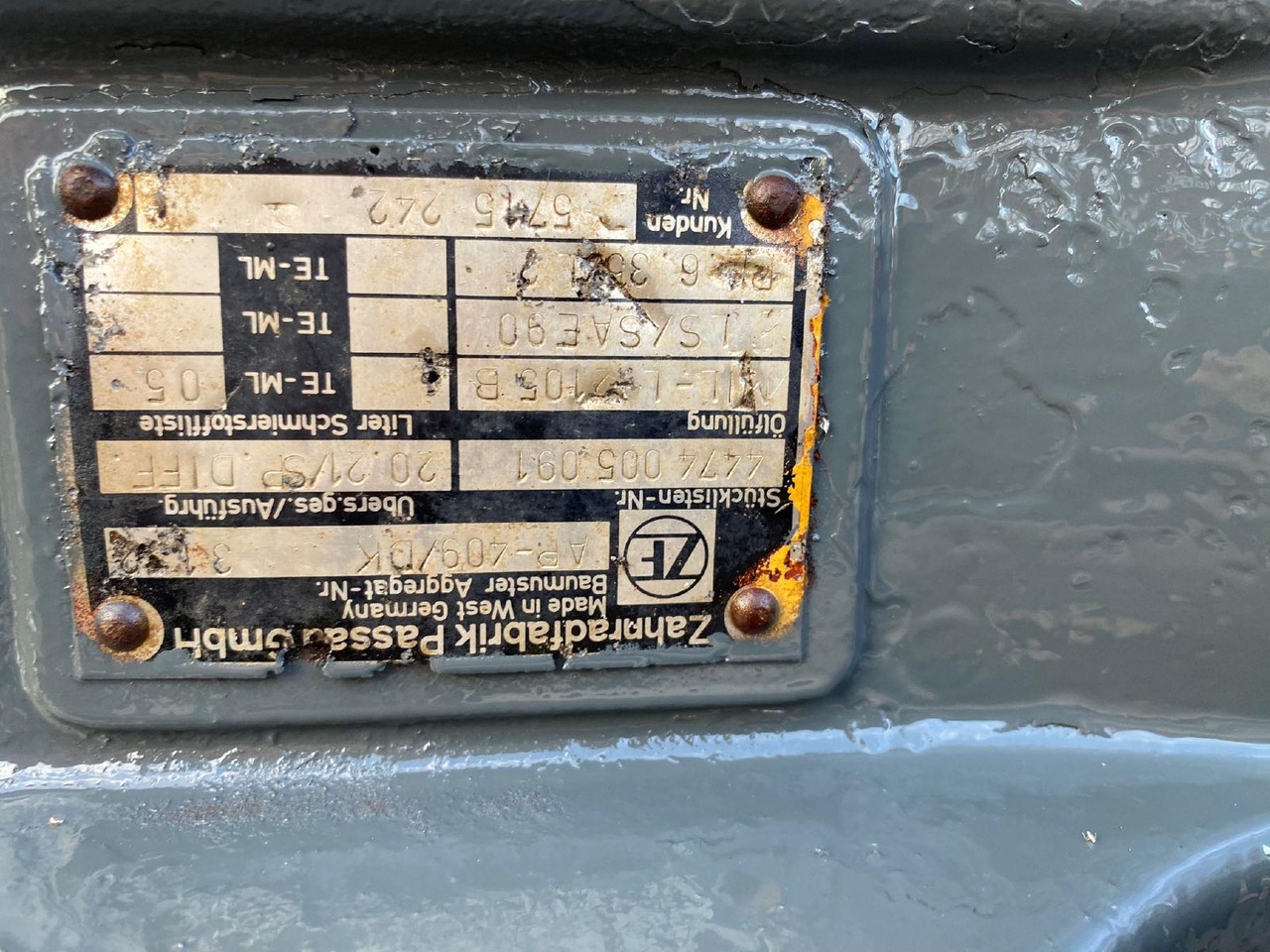 Eje y piezas para Maquinaria de construcción Liebherr ZF AP 409 aus LH L 531: foto 9 Eje y piezas para Maquinaria de construcción Liebherr ZF AP 409 aus LH L 531: foto 9