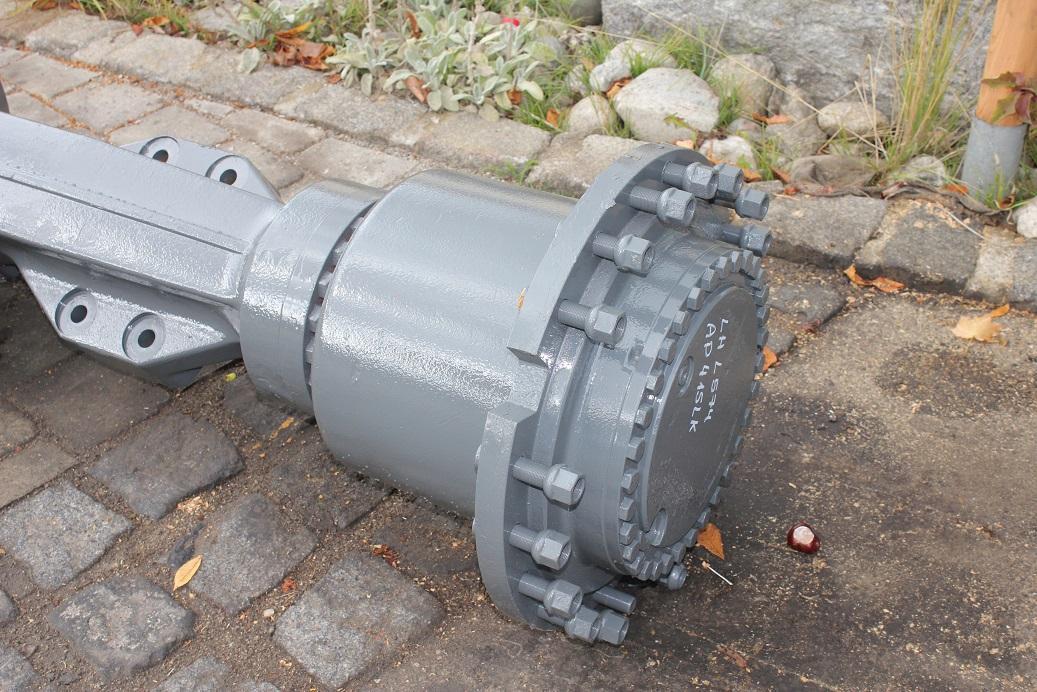 Liebherr ZF AP 415 aus L 574 - Eje y piezas para Maquinaria de construcción: foto 2 Liebherr ZF AP 415 aus L 574 - Eje y piezas para Maquinaria de construcción: foto 2