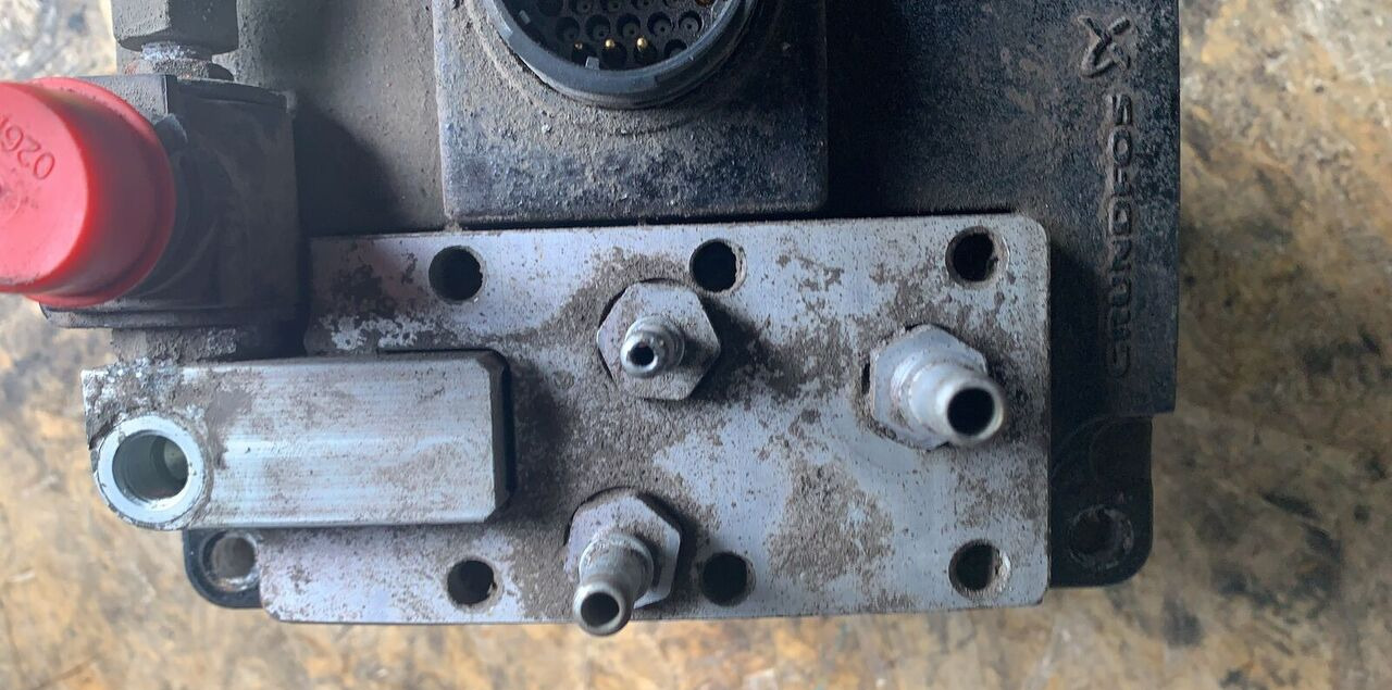 Silenciador/ Sistema de escape para Camión Cummins 4931694 DAF Black UDS 2.5 LF CF: foto 7 Silenciador/ Sistema de escape para Camión Cummins 4931694 DAF Black UDS 2.5 LF CF: foto 7