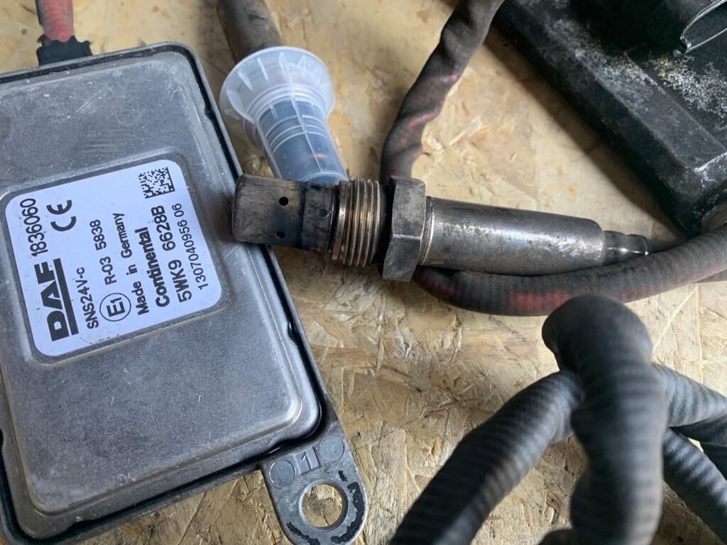 Cummins DAF euro 6 / euro 5 do regeneracji 5WK96751C   DAF 4326862 Czujnik NOX, SONDA PRZED KATALIZATOREM Oryginał truck - Silenciador/ Sistema de escape para Camión: foto 3 Cummins DAF euro 6 / euro 5 do regeneracji 5WK96751C   DAF 4326862 Czujnik NOX, SONDA PRZED KATALIZATOREM Oryginał truck - Silenciador/ Sistema de escape para Camión: foto 3