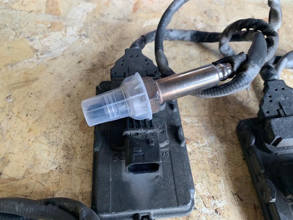 Cummins DAF euro 6 / euro 5 do regeneracji 5WK96751C   DAF 4326862 Czujnik NOX, SONDA PRZED KATALIZATOREM Oryginał truck - Silenciador/ Sistema de escape para Camión: foto 4 Cummins DAF euro 6 / euro 5 do regeneracji 5WK96751C   DAF 4326862 Czujnik NOX, SONDA PRZED KATALIZATOREM Oryginał truck - Silenciador/ Sistema de escape para Camión: foto 4