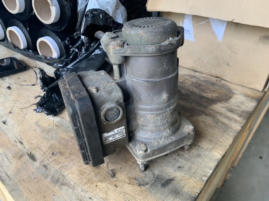 Knorr-Bremse SCANIA MAN VOVLO MAN K000918 / K000919 / K000917 - Válvula de freno para Camión: foto 1 Knorr-Bremse SCANIA MAN VOVLO MAN K000918 / K000919 / K000917 - Válvula de freno para Camión: foto 1