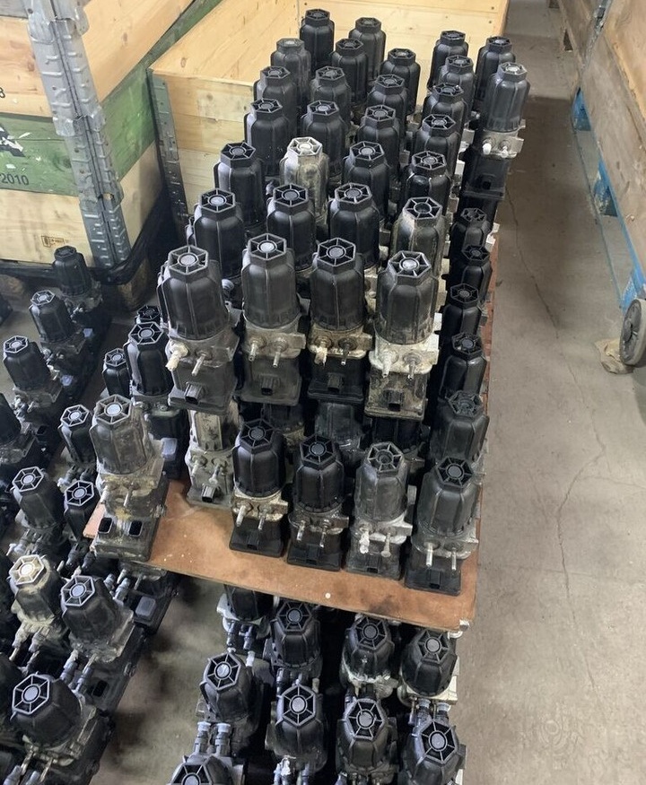 Mercedes-Benz oryginał hurt regeneracja A0001407678   Mercedes-Benz Actros Atego MP4 Euro 6 - Silenciador/ Sistema de escape para Camión: foto 3 Mercedes-Benz oryginał hurt regeneracja A0001407678   Mercedes-Benz Actros Atego MP4 Euro 6 - Silenciador/ Sistema de escape para Camión: foto 3