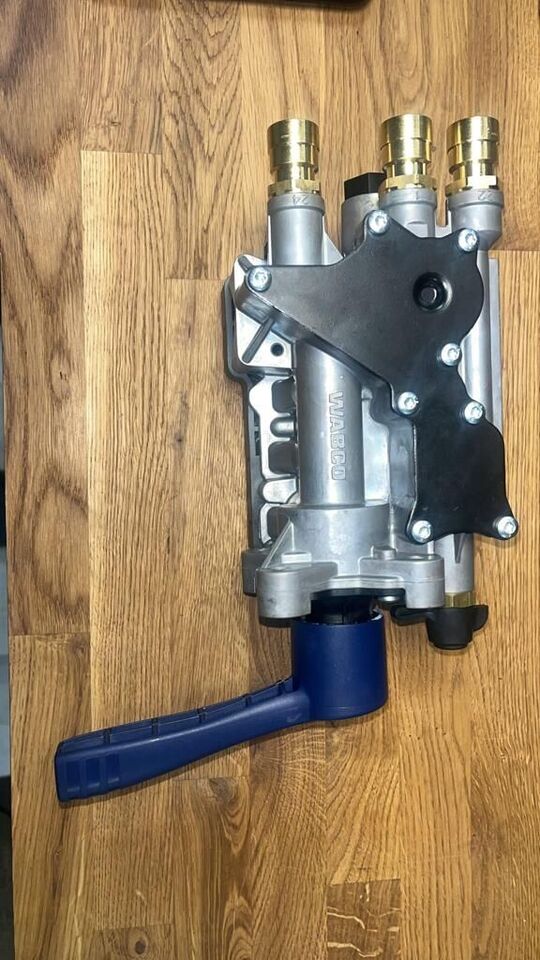 Nowy Zawór Sterowania Platformy Naczepy WABCO 4630905000 ETASC D 4630905000 - Válvula hidráulica para Camión: foto 1 Nowy Zawór Sterowania Platformy Naczepy WABCO 4630905000 ETASC D 4630905000 - Válvula hidráulica para Camión: foto 1