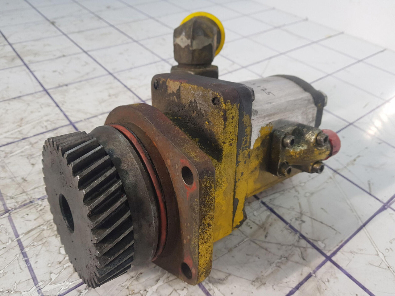 Bosch PTO with Bosch gear pump - Bomba hidráulica para Grúa: foto 2 Bosch PTO with Bosch gear pump - Bomba hidráulica para Grúa: foto 2