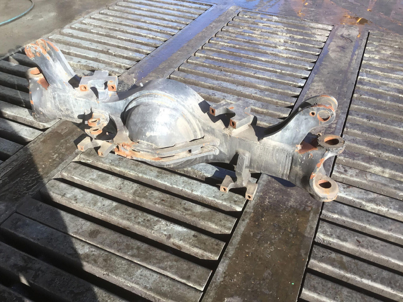 Demag AC 35 axle 2 - Eje y piezas para Autogrúa: foto 2 Demag AC 35 axle 2 - Eje y piezas para Autogrúa: foto 2