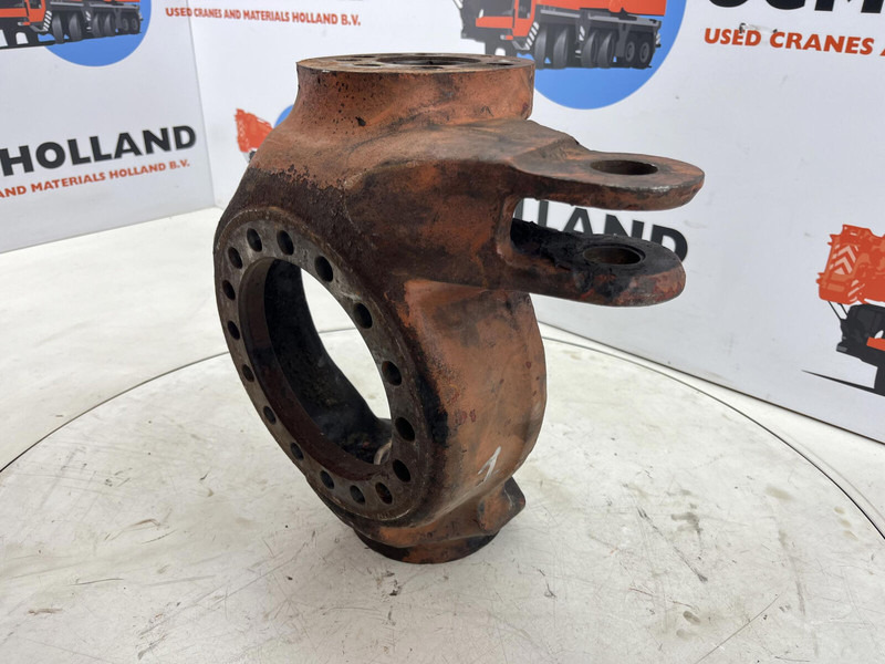 Faun RTF 50 Steering knuckle 16 holes axle 1 left - Mangueta para Grúa: foto 1 Faun RTF 50 Steering knuckle 16 holes axle 1 left - Mangueta para Grúa: foto 1
