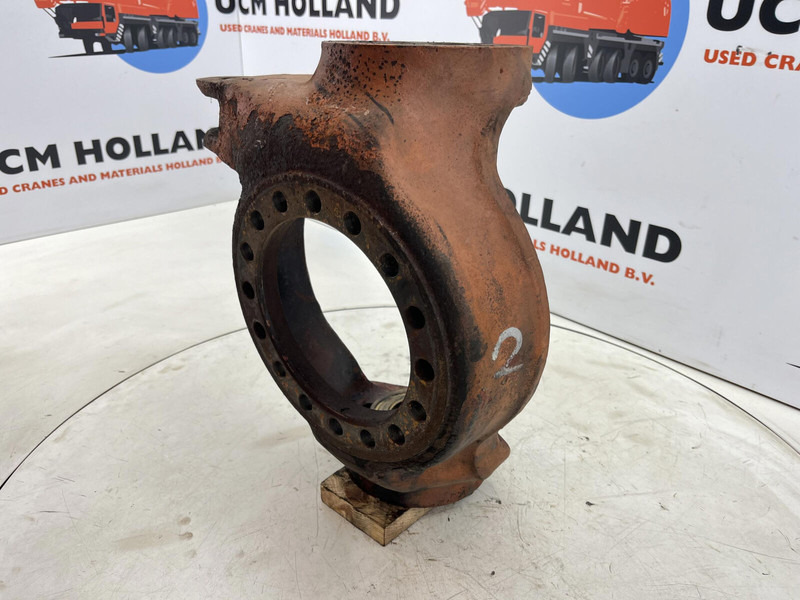 Faun RTF 50 Steering knuckle 16 holes axle 3 right - Mangueta para Grúa: foto 1 Faun RTF 50 Steering knuckle 16 holes axle 3 right - Mangueta para Grúa: foto 1