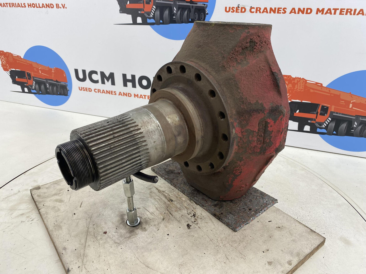 Gottwald AMK 70 Steering knuckle 16 holes axle 2 - Mangueta para Autogrúa: foto 1 Gottwald AMK 70 Steering knuckle 16 holes axle 2 - Mangueta para Autogrúa: foto 1