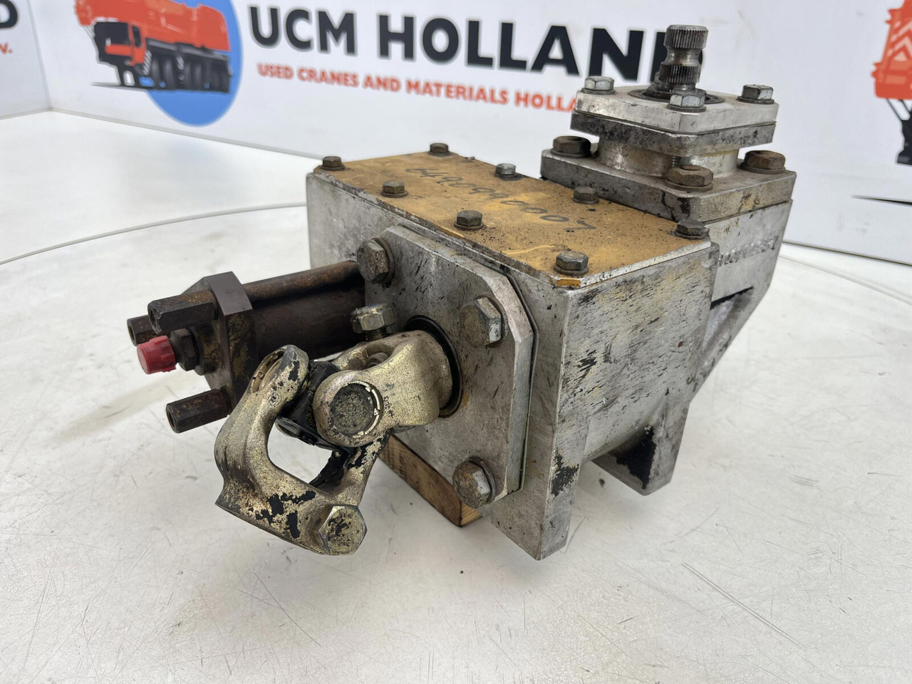 Grove AT 880 Steering box dual steer - Caja de dirección para Autogrúa: foto 4 Grove AT 880 Steering box dual steer - Caja de dirección para Autogrúa: foto 4