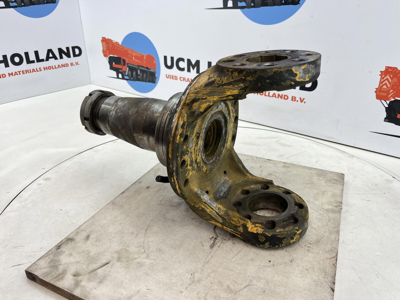 Grove AT 880 Steering knuckle 16 holes axle 2 - Mangueta para Autogrúa: foto 4 Grove AT 880 Steering knuckle 16 holes axle 2 - Mangueta para Autogrúa: foto 4