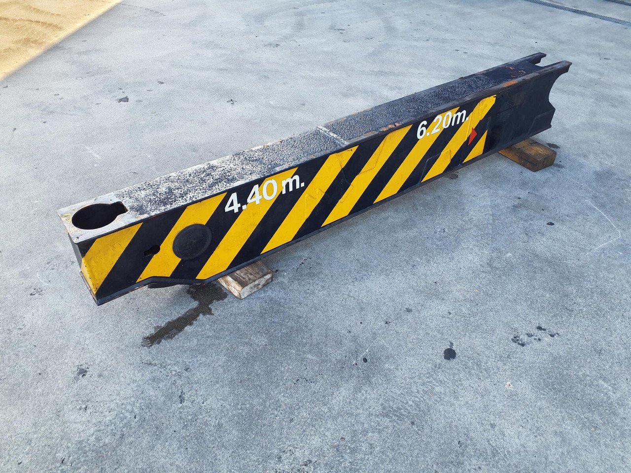 Grove GMK 3050 outrigger beam front - Suspensión para Autogrúa: foto 2 Grove GMK 3050 outrigger beam front - Suspensión para Autogrúa: foto 2