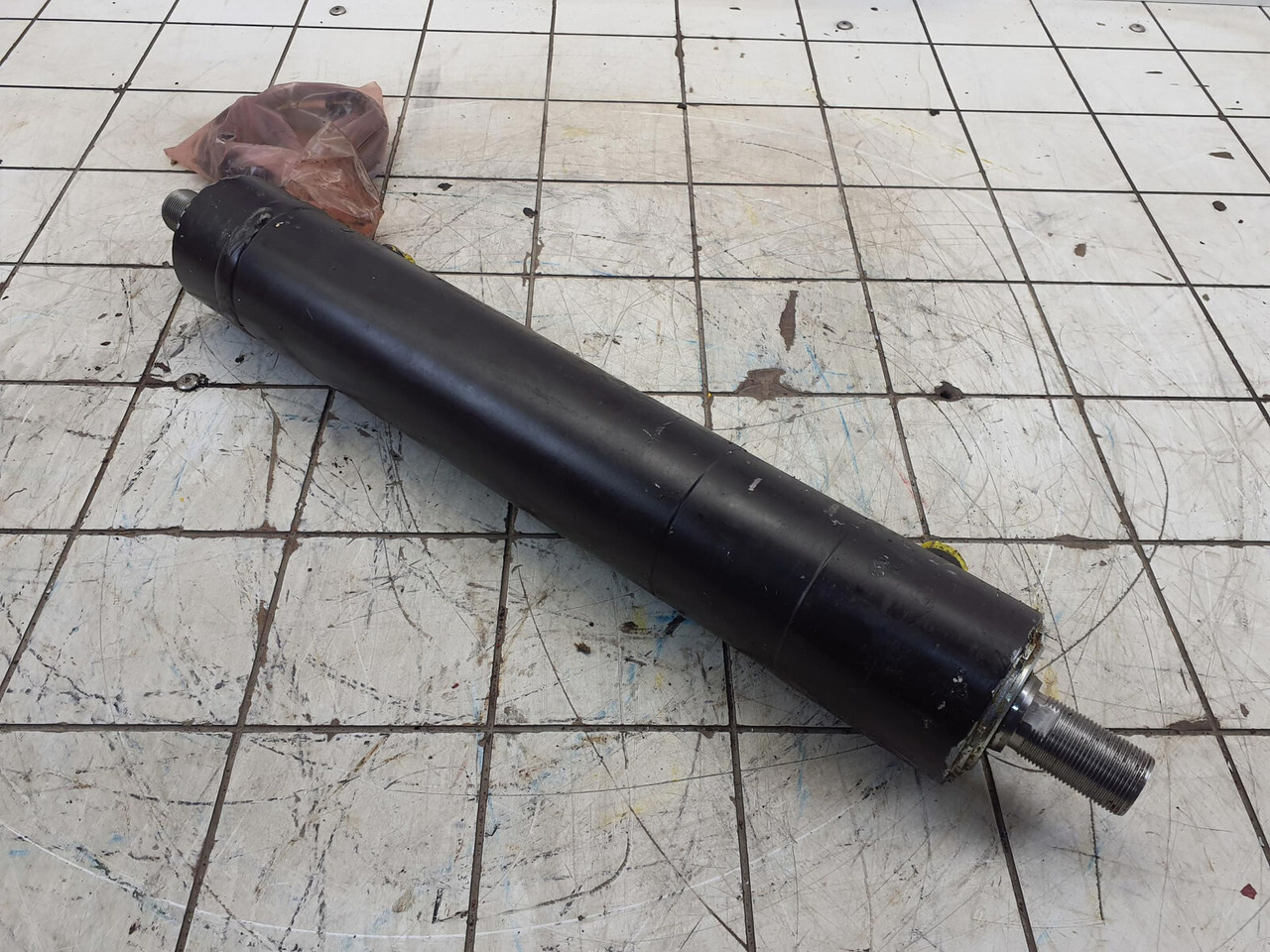 Grove GMK steering cylinder with length sensor - Cilindro hidráulico para Autogrúa: foto 4 Grove GMK steering cylinder with length sensor - Cilindro hidráulico para Autogrúa: foto 4