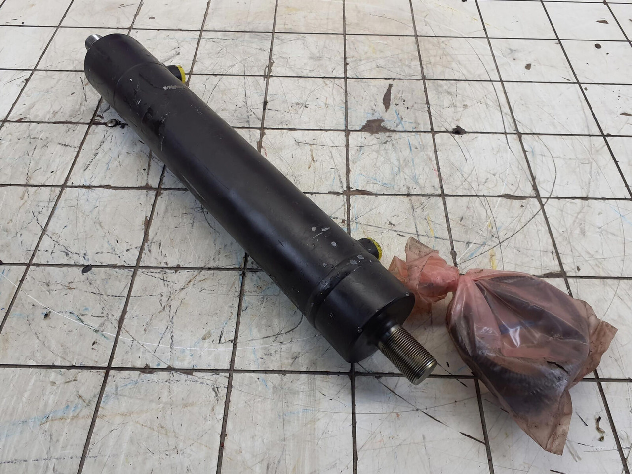 Grove GMK steering cylinder with length sensor - Cilindro hidráulico para Autogrúa: foto 1 Grove GMK steering cylinder with length sensor - Cilindro hidráulico para Autogrúa: foto 1