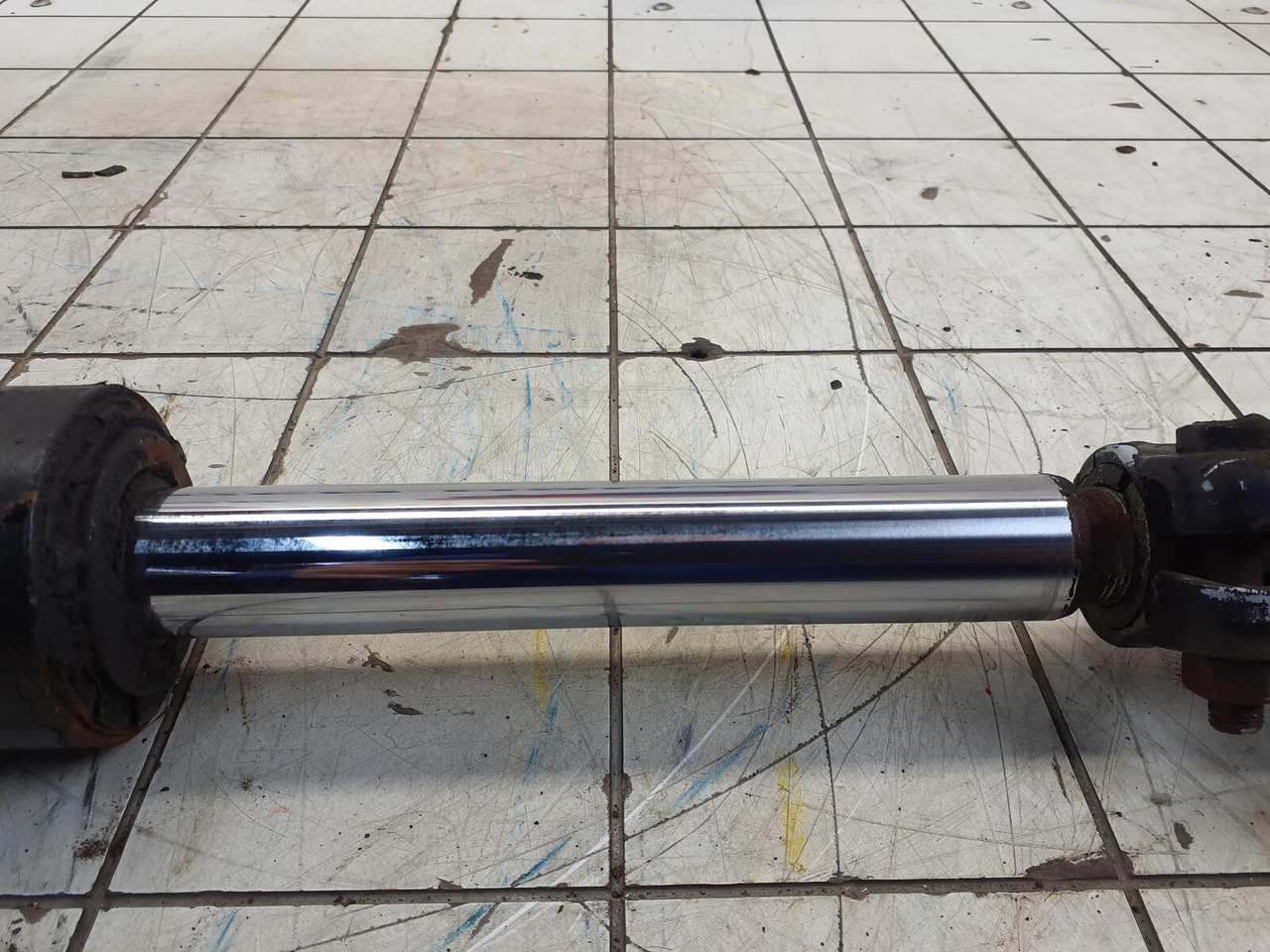 Grove Grove GMK 3055 steering cylinder axle 1 right - Cilindro hidráulico para Autogrúa: foto 5 Grove Grove GMK 3055 steering cylinder axle 1 right - Cilindro hidráulico para Autogrúa: foto 5