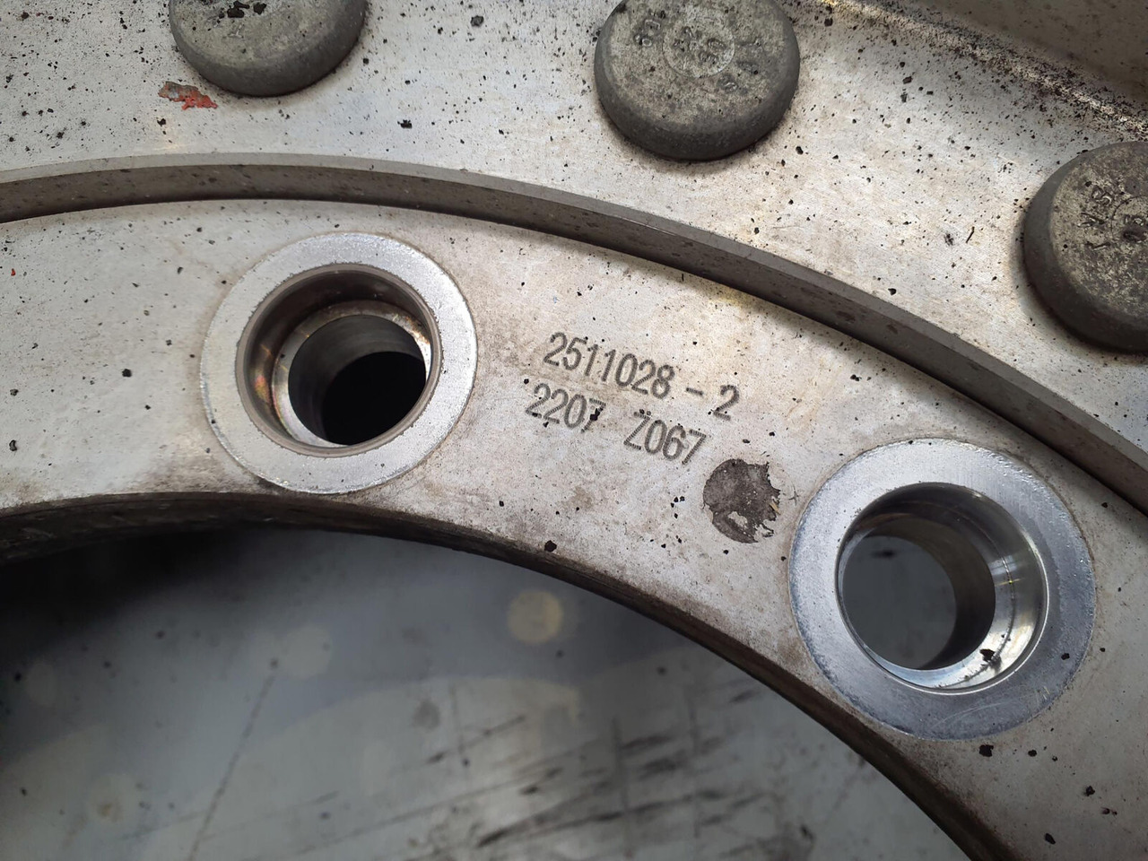 Grove Wheel 445/95R25 12 9 2p alu - Rueda completa para Grúa: foto 5 Grove Wheel 445/95R25 12 9 2p alu - Rueda completa para Grúa: foto 5