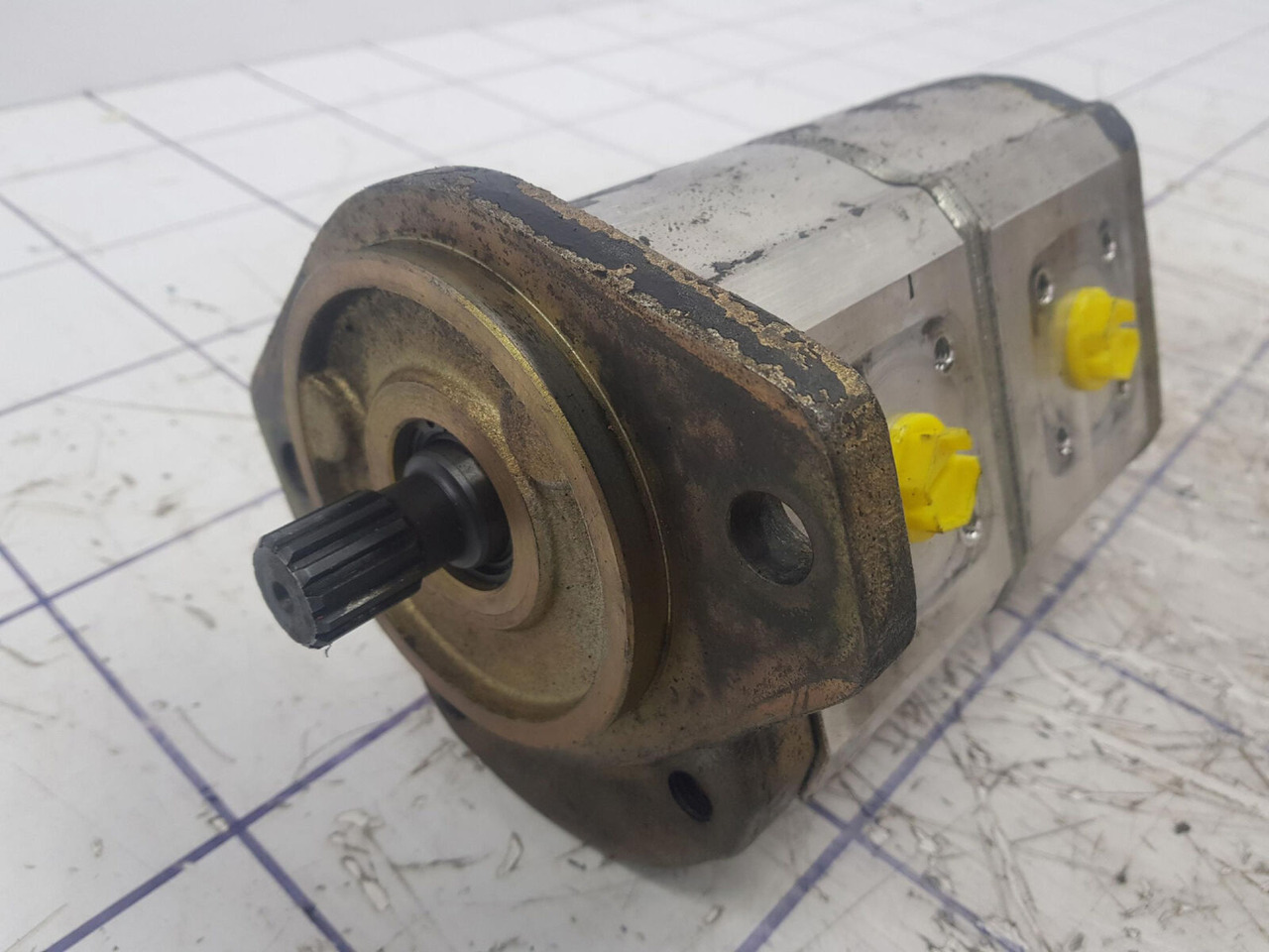 Haldex Haldex Barnes dual gear pump - Bomba hidráulica para Grúa: foto 2 Haldex Haldex Barnes dual gear pump - Bomba hidráulica para Grúa: foto 2