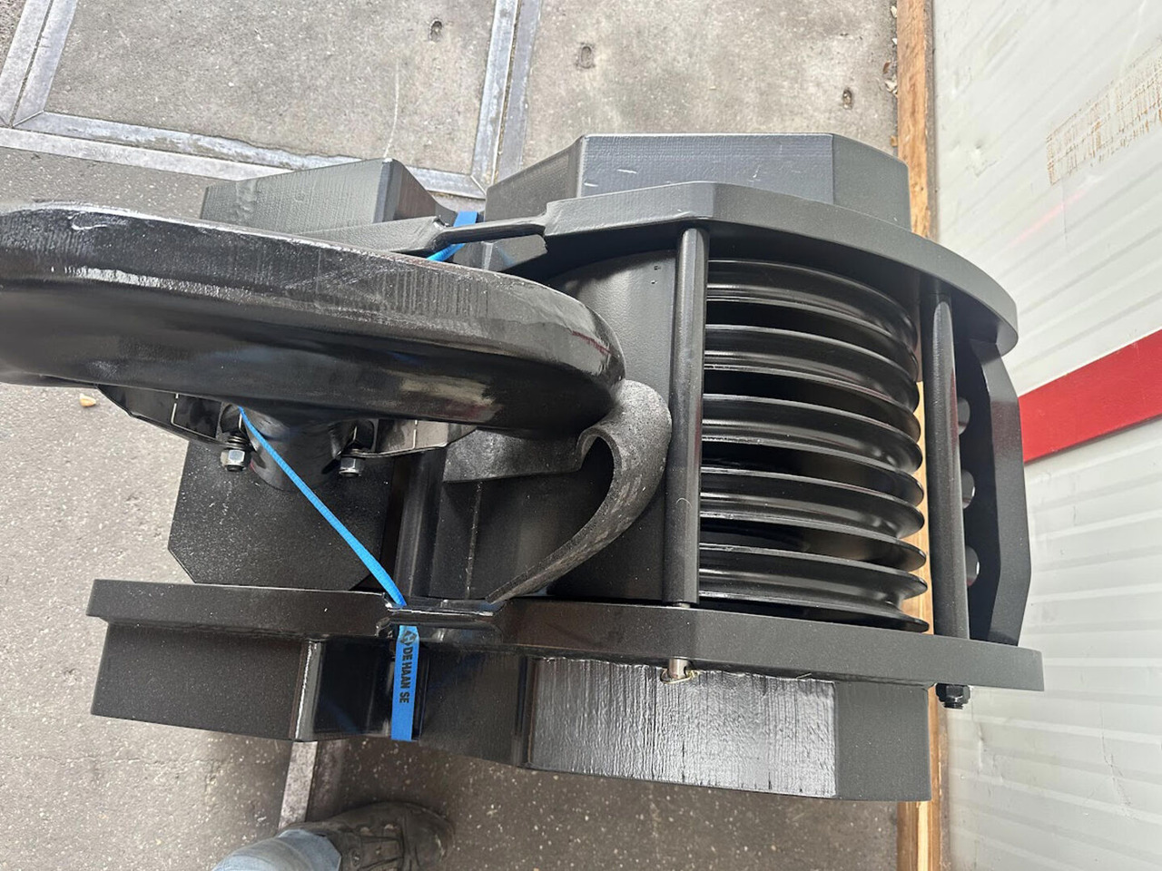 Hook block 23mm 5 sheave 125 ton - Cabrestante para Autogrúa: foto 2 Hook block 23mm 5 sheave 125 ton - Cabrestante para Autogrúa: foto 2