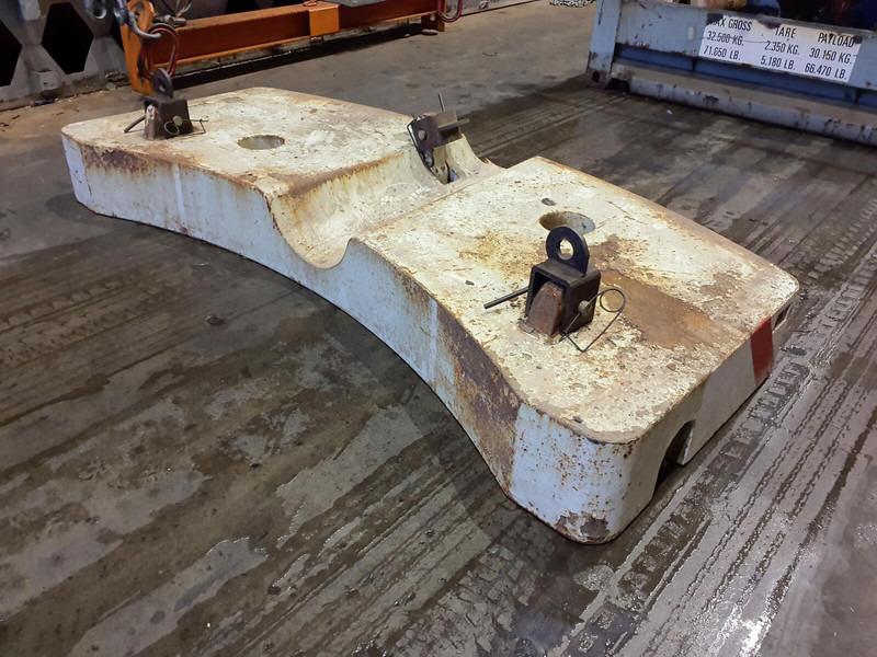 Krupp KMK 4080-5110-5120 counterweight 5,8 ton - Contrapeso para Maquinaria de construcción: foto 4 Krupp KMK 4080-5110-5120 counterweight 5,8 ton - Contrapeso para Maquinaria de construcción: foto 4