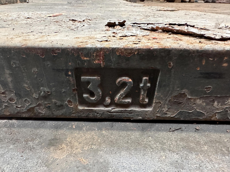 Krupp KMK 5160 counterweight 3,2 ton - Contrapeso para Maquinaria de construcción: foto 5 Krupp KMK 5160 counterweight 3,2 ton - Contrapeso para Maquinaria de construcción: foto 5