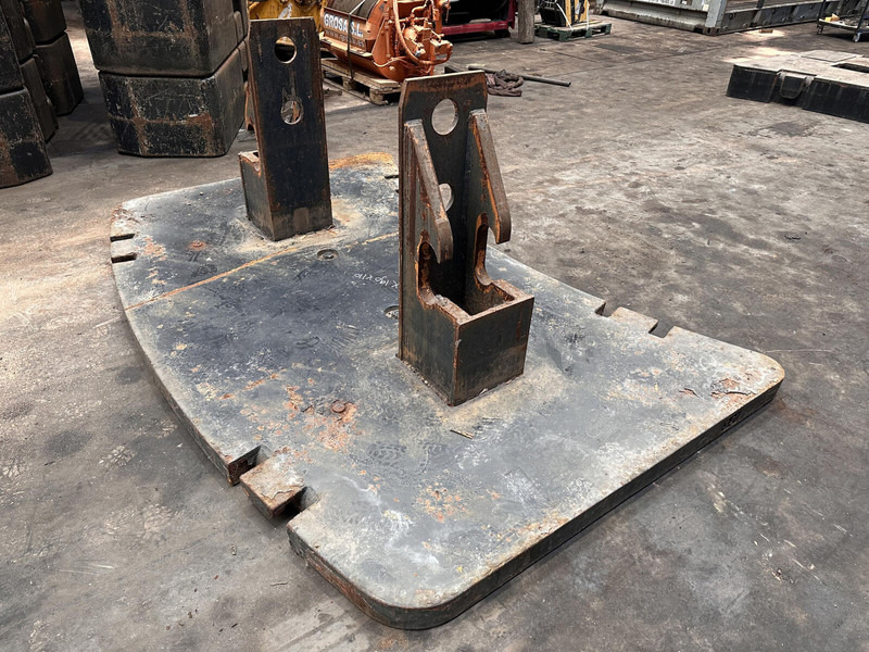 Krupp KMK 5160 counterweight 3,2 ton - Contrapeso para Maquinaria de construcción: foto 4 Krupp KMK 5160 counterweight 3,2 ton - Contrapeso para Maquinaria de construcción: foto 4