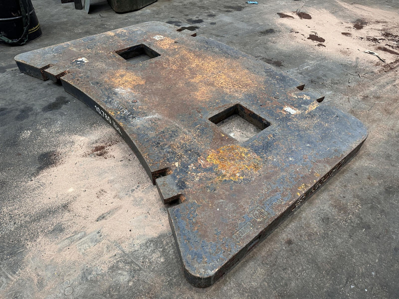 Krupp KMK 5160 counterweight 4,9 ton - Contrapeso para Maquinaria de construcción: foto 1 Krupp KMK 5160 counterweight 4,9 ton - Contrapeso para Maquinaria de construcción: foto 1