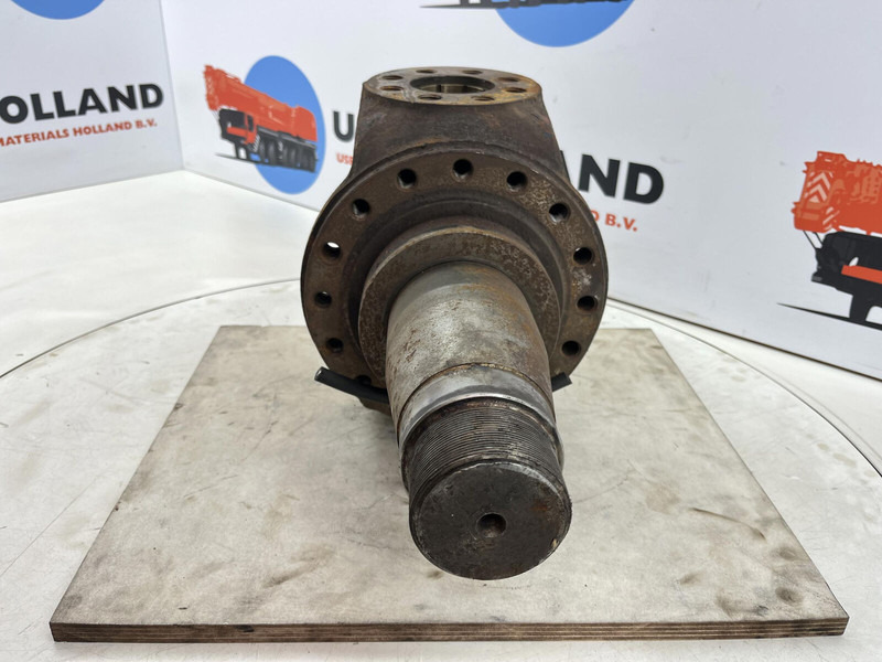 Liebherr LT 1090 Steering knuckle 16 holes - Mangueta para Grúa: foto 2 Liebherr LT 1090 Steering knuckle 16 holes - Mangueta para Grúa: foto 2