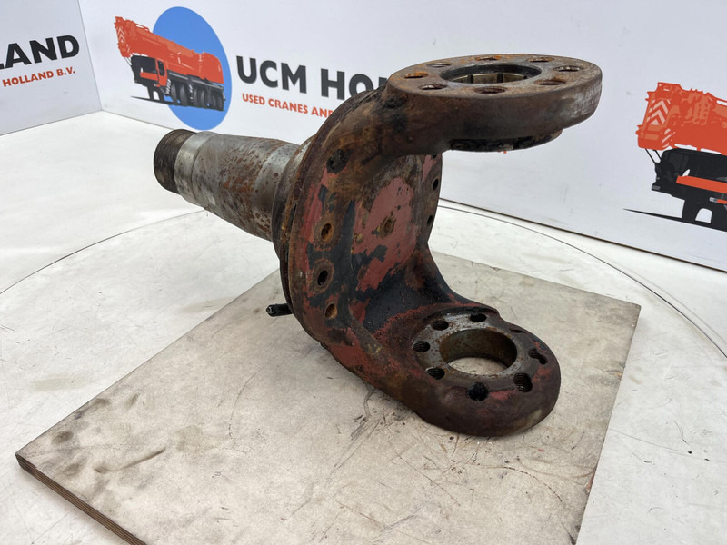 Liebherr LT 1090 Steering knuckle 16 holes - Mangueta para Grúa: foto 4 Liebherr LT 1090 Steering knuckle 16 holes - Mangueta para Grúa: foto 4