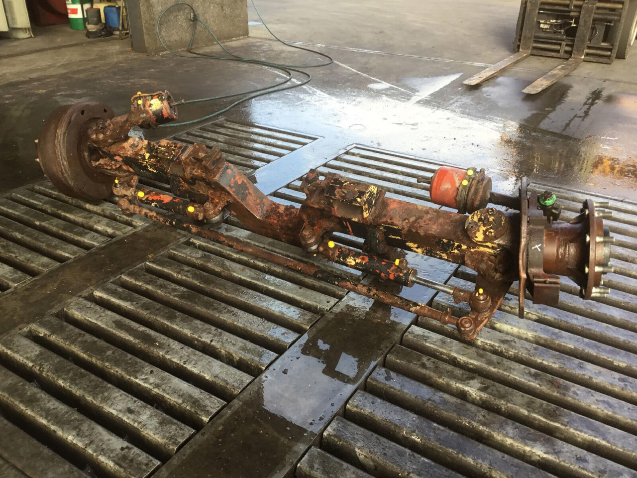 Liebherr LT 1160 axle 4 - Eje y piezas para Autogrúa: foto 2 Liebherr LT 1160 axle 4 - Eje y piezas para Autogrúa: foto 2