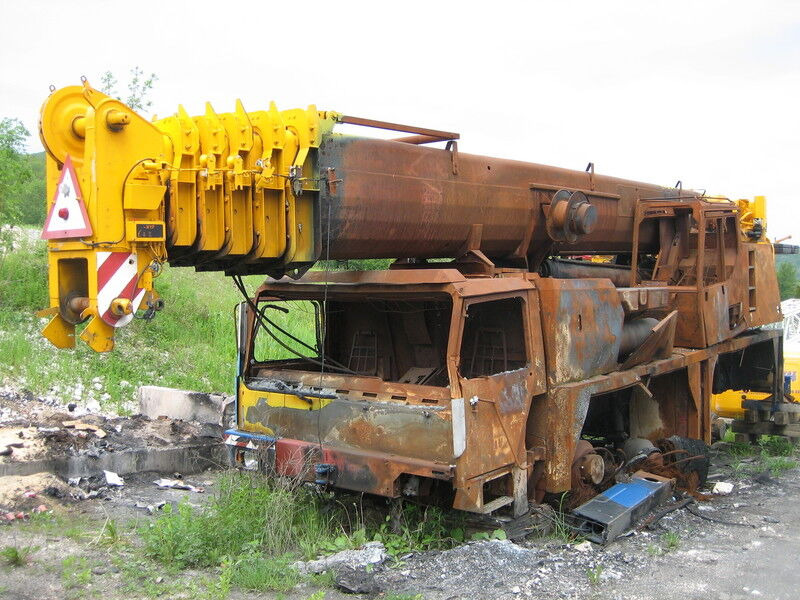 Liebherr LTM 1090/2 for parts - Autogrúa: foto 1 Liebherr LTM 1090/2 for parts - Autogrúa: foto 1