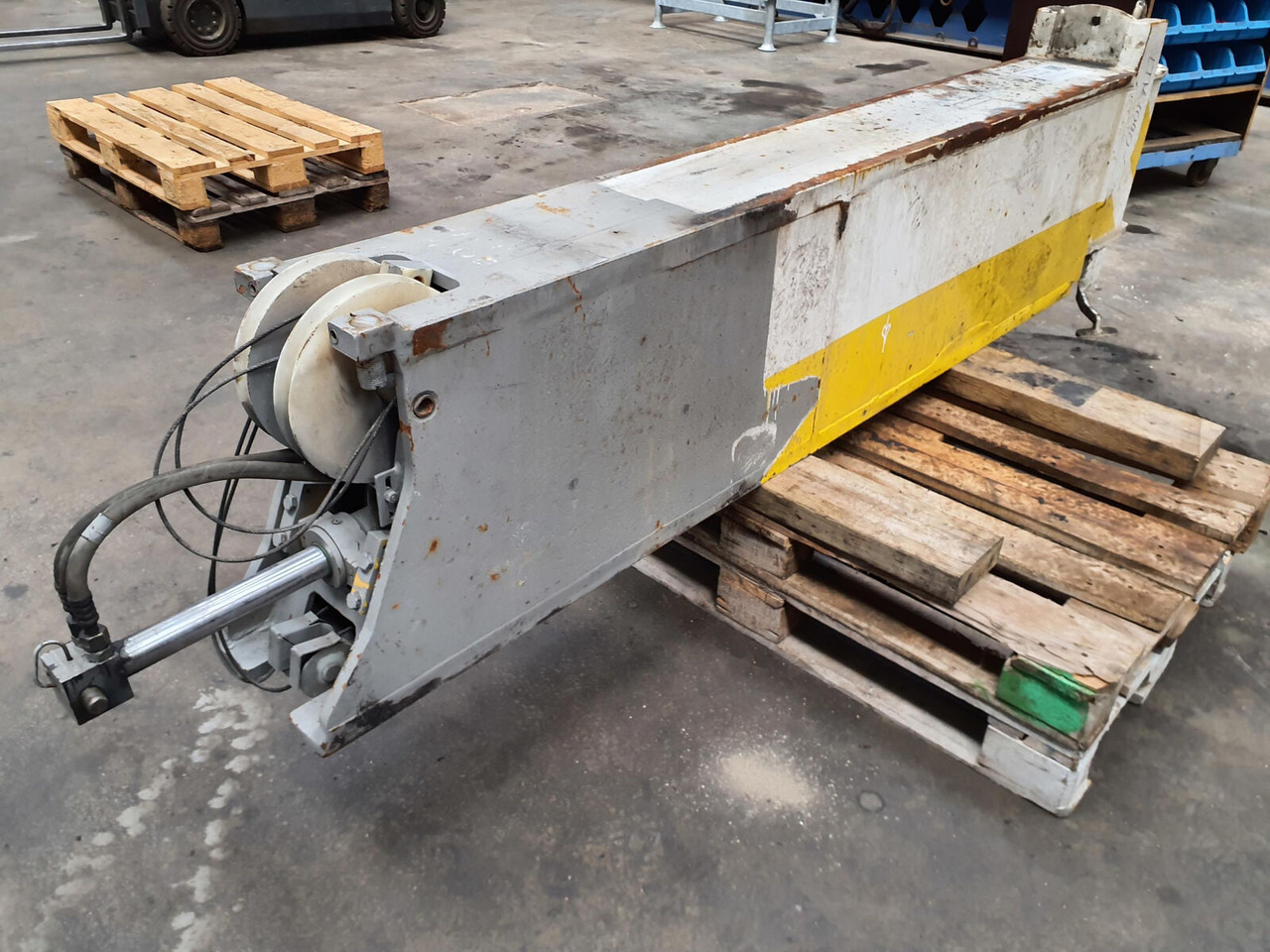 Liebherr LTM 1090-2 outrigger beam - Suspensión para Grúa: foto 3 Liebherr LTM 1090-2 outrigger beam - Suspensión para Grúa: foto 3