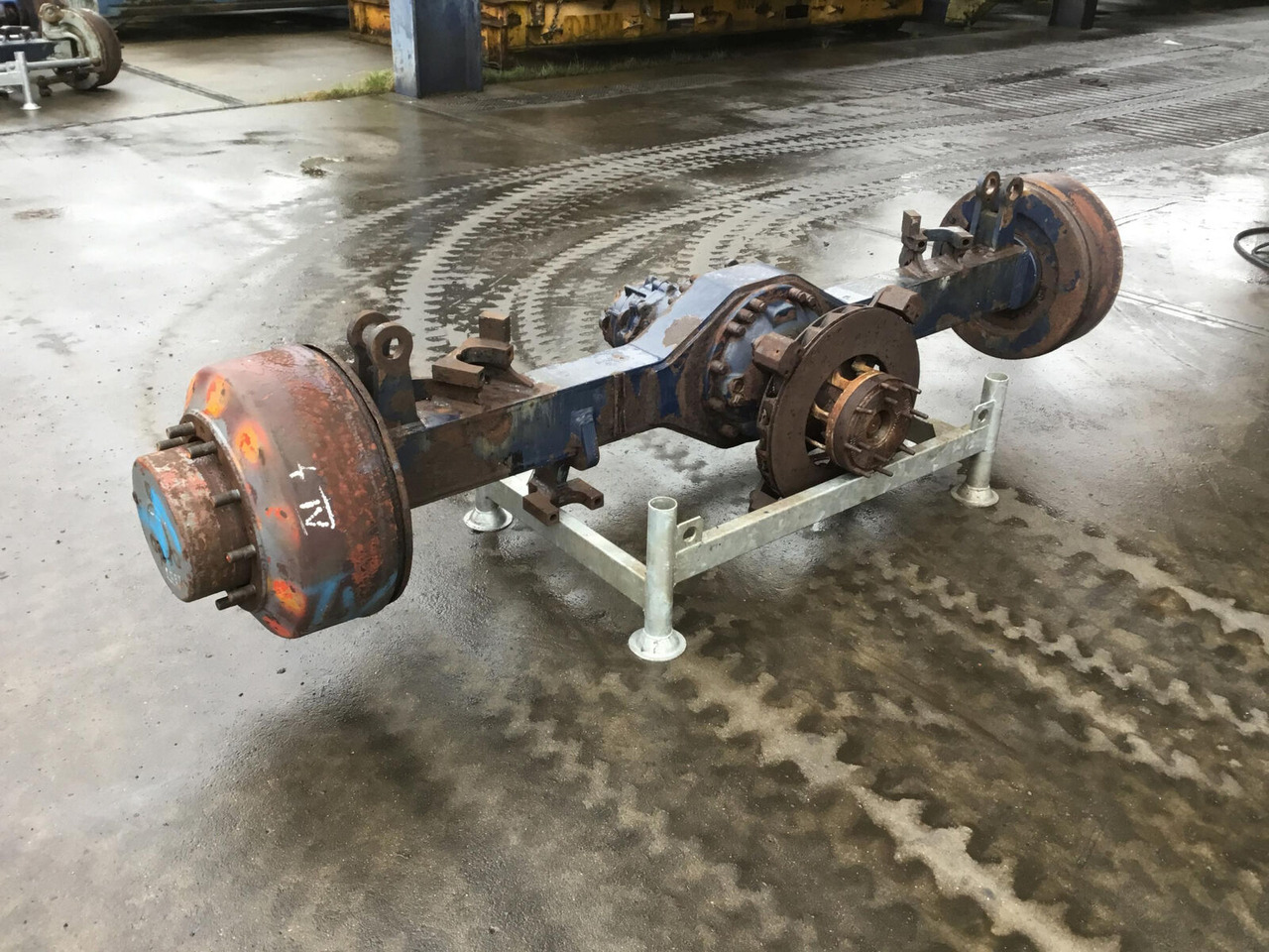 Liebherr LTM 1300 axle 4 - Eje y piezas para Autogrúa: foto 1 Liebherr LTM 1300 axle 4 - Eje y piezas para Autogrúa: foto 1