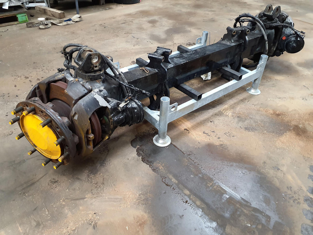 Liebherr LTM 1750-9.1 axle 1 - Eje y piezas para Autogrúa: foto 1 Liebherr LTM 1750-9.1 axle 1 - Eje y piezas para Autogrúa: foto 1