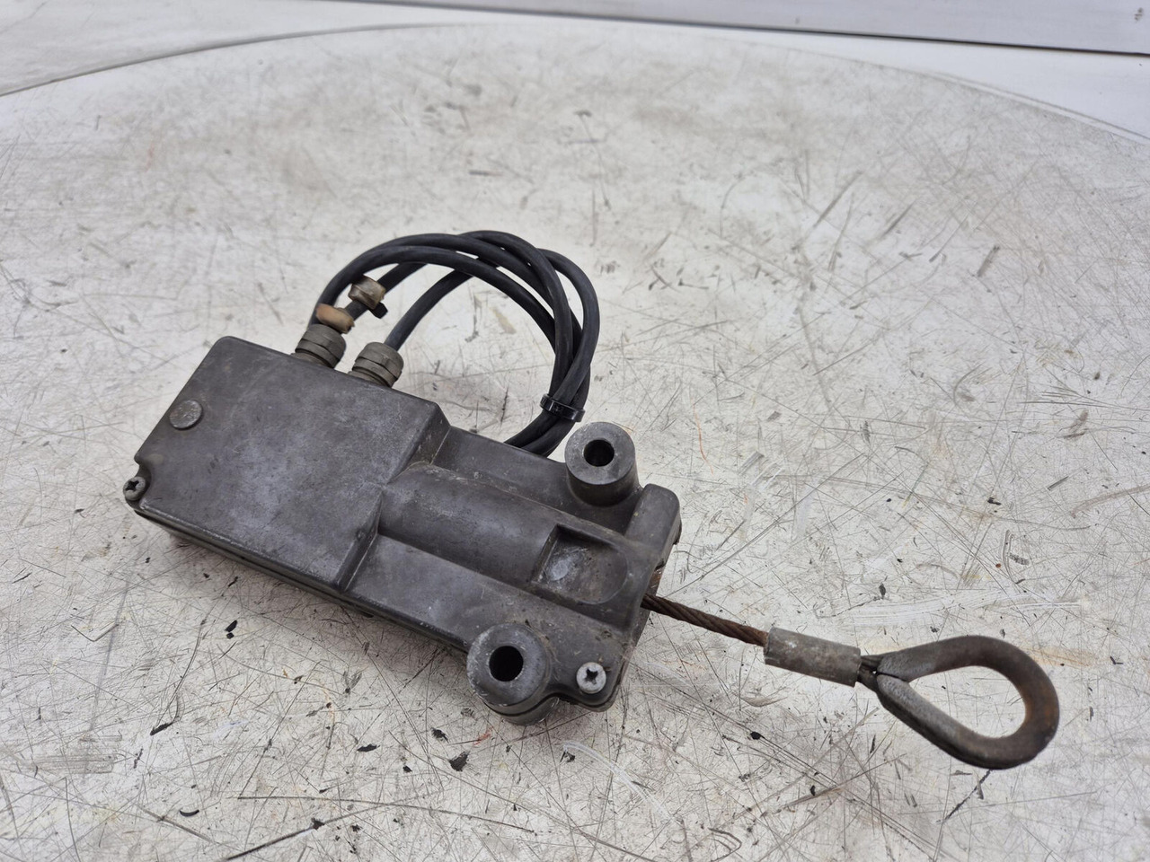 Liebherr TM 1060-2 Hoist limit switch - Sistema eléctrico para Grúa: foto 5 Liebherr TM 1060-2 Hoist limit switch - Sistema eléctrico para Grúa: foto 5