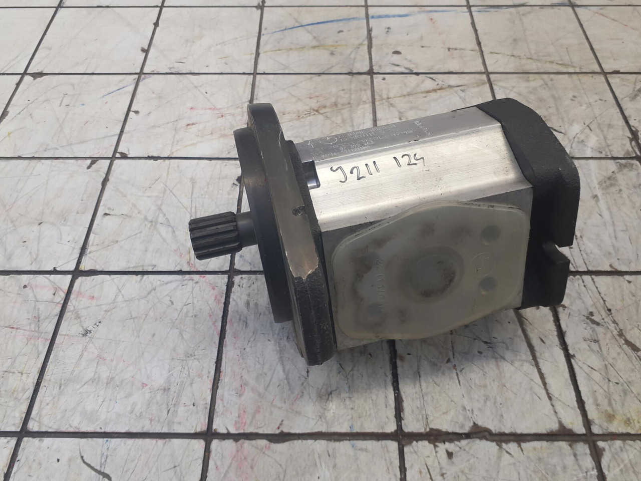 Rexroth Mannesmann Rexroth gear pump - Bomba hidráulica para Grúa: foto 1 Rexroth Mannesmann Rexroth gear pump - Bomba hidráulica para Grúa: foto 1
