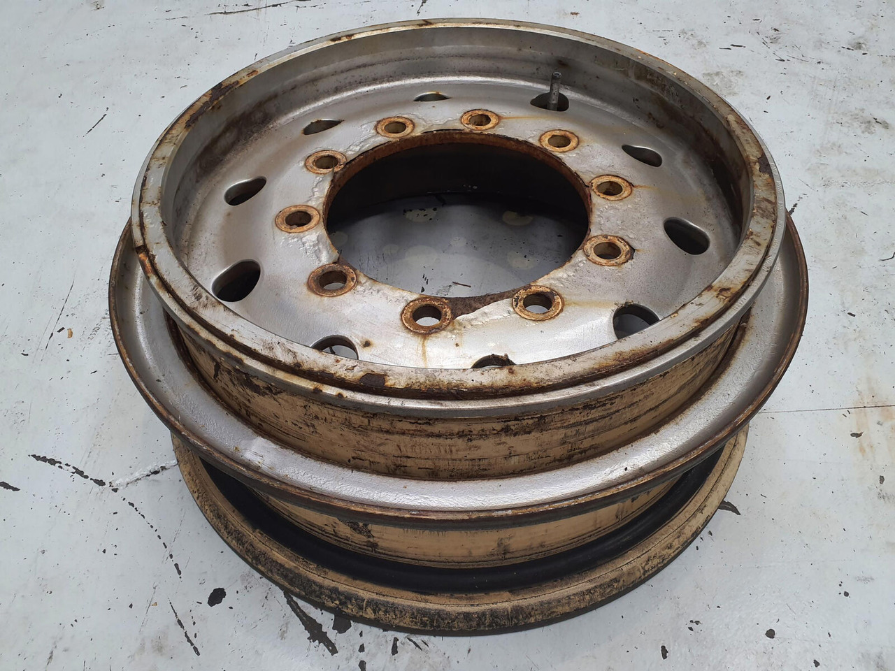 Rim 385/95R25 10 6.5 3p - Llanta: foto 1 Rim 385/95R25 10 6.5 3p - Llanta: foto 1
