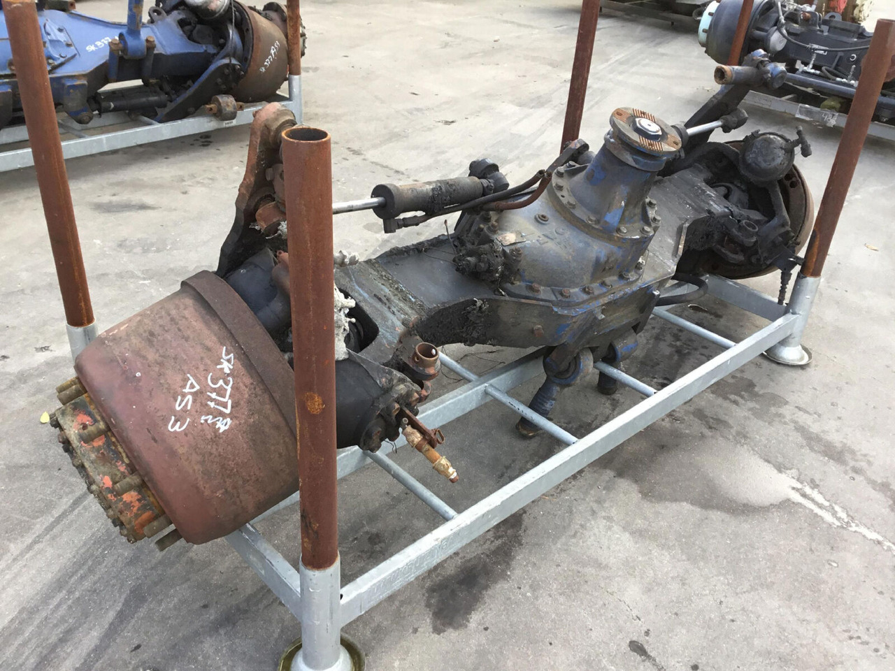 Spierings SK 377 axle 3 - Eje y piezas para Autogrúa: foto 4 Spierings SK 377 axle 3 - Eje y piezas para Autogrúa: foto 4