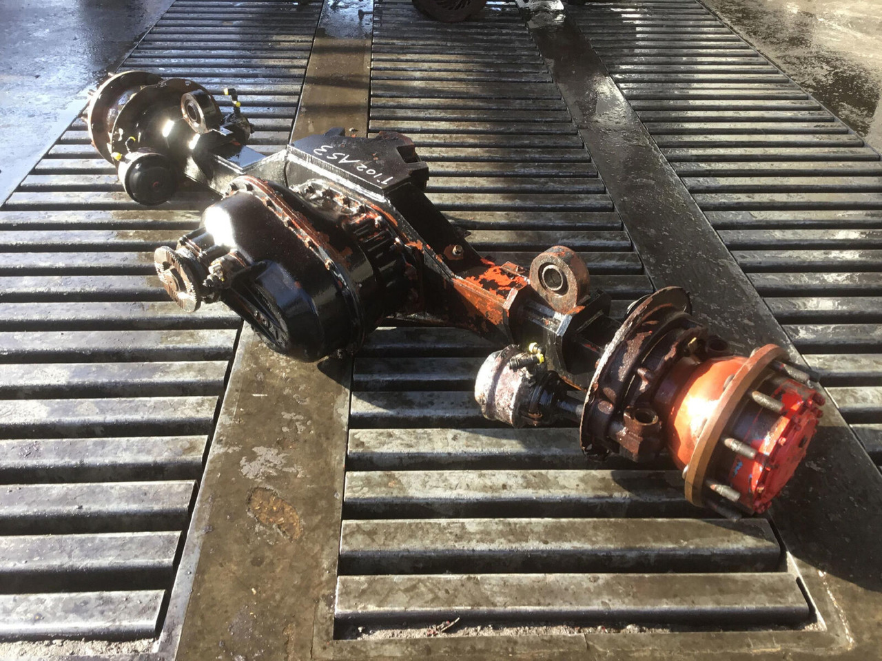 Spierings SK 477 axle 3 - Eje y piezas para Autogrúa: foto 4 Spierings SK 477 axle 3 - Eje y piezas para Autogrúa: foto 4