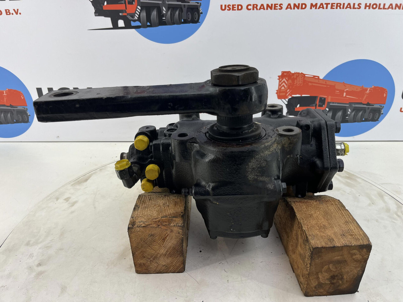 Terex AC 50-1 steering box with lever - Caja de dirección para Autogrúa: foto 1 Terex AC 50-1 steering box with lever - Caja de dirección para Autogrúa: foto 1