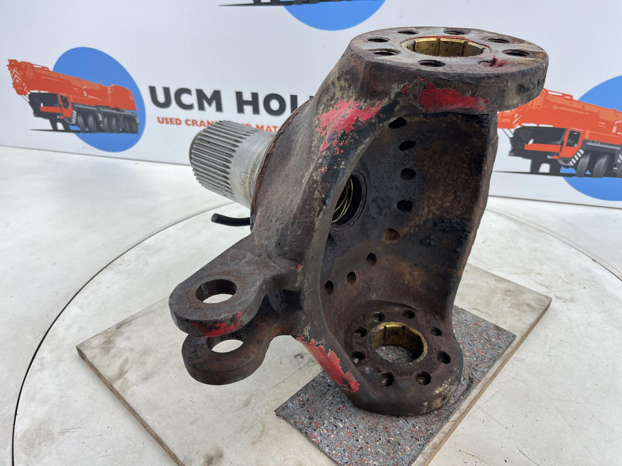 Terex Demag AC 35 Steering knuckle 16 holes axle 2 left - Mangueta para Autogrúa: foto 4 Terex Demag AC 35 Steering knuckle 16 holes axle 2 left - Mangueta para Autogrúa: foto 4
