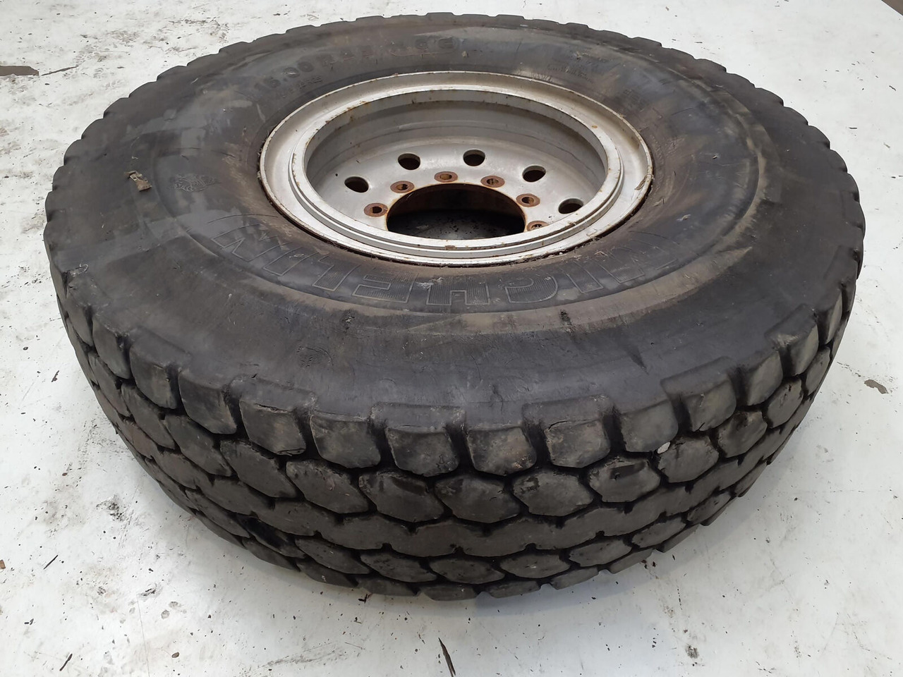 Terex Wheel 445/95R25 10 14.5 3p - Rueda completa para Grúa: foto 1 Terex Wheel 445/95R25 10 14.5 3p - Rueda completa para Grúa: foto 1