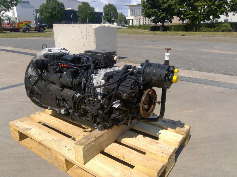 ZF ATF 60-4 gearbox ZF ECOSPLIT 16 S 151 - Caja de cambios para Grúa: foto 2 ZF ATF 60-4 gearbox ZF ECOSPLIT 16 S 151 - Caja de cambios para Grúa: foto 2