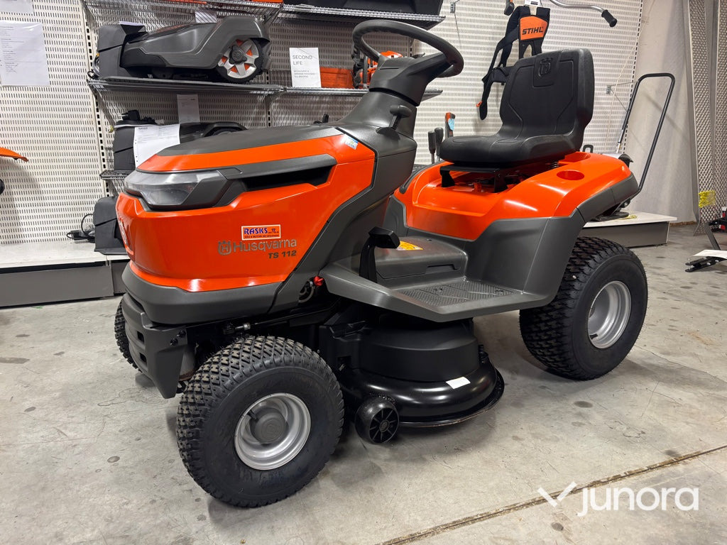 Åkgräsklippare - Husqvarna TS112 - Cortacésped: foto 2 Åkgräsklippare - Husqvarna TS112 - Cortacésped: foto 2