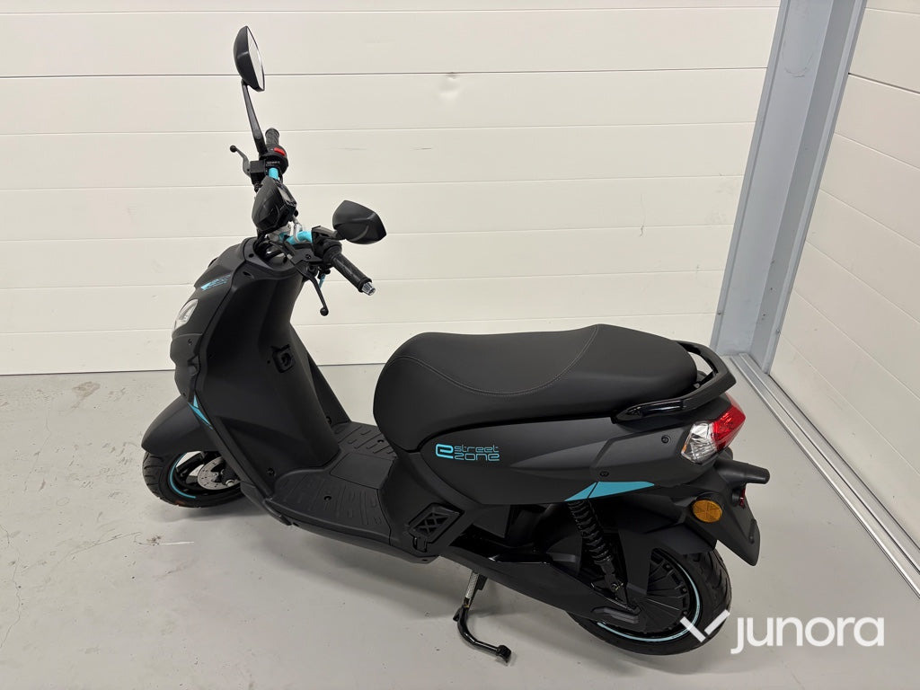 El-moped – Peugeot e-Streetzone - Motocicleta: foto 3 El-moped – Peugeot e-Streetzone - Motocicleta: foto 3