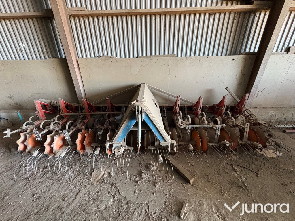 Fronthacka / Radhacka - Kverneland, 9radig - Grada: foto 1 Fronthacka / Radhacka - Kverneland, 9radig - Grada: foto 1