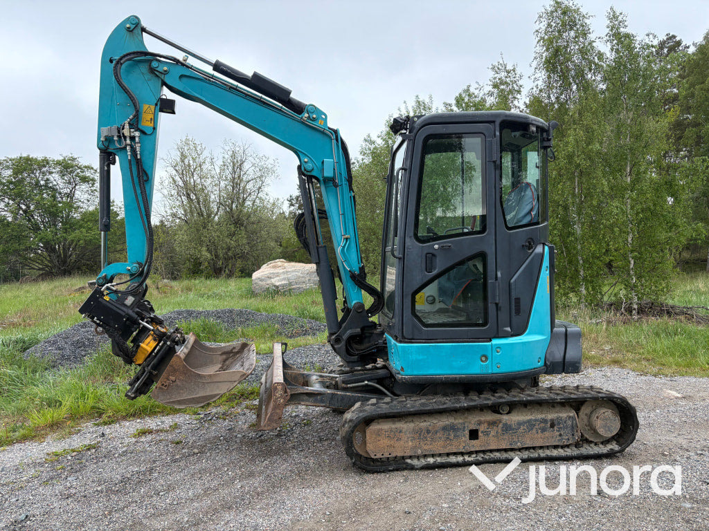 Grävmaskin Airman AX38U-6 med redskap - Excavadora de cadenas: foto 1 Grävmaskin Airman AX38U-6 med redskap - Excavadora de cadenas: foto 1