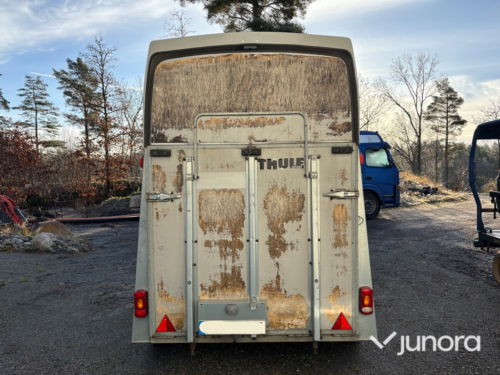 Hästtransport - Thule 150 E5 - Remolque para caballos: foto 4 Hästtransport - Thule 150 E5 - Remolque para caballos: foto 4