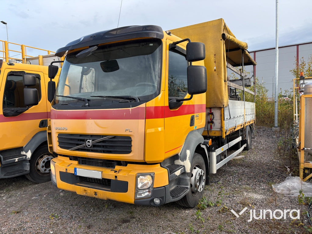 Lastbil Volvo FL-280 4*2 - Camión lona: foto 1 Lastbil Volvo FL-280 4*2 - Camión lona: foto 1