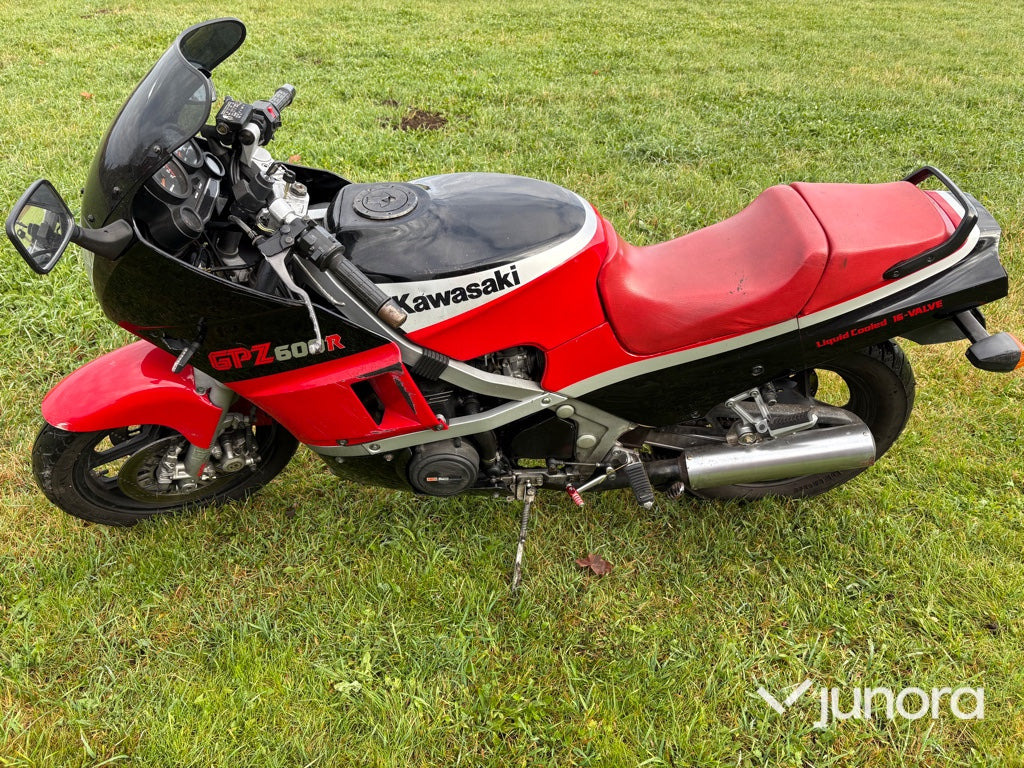 Motorcykel - Kawasaki GPZ600R - Motocicleta: foto 1 Motorcykel - Kawasaki GPZ600R - Motocicleta: foto 1