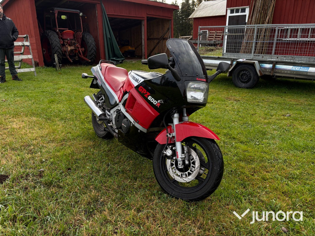 Motorcykel - Kawasaki GPZ600R - Motocicleta: foto 3 Motorcykel - Kawasaki GPZ600R - Motocicleta: foto 3